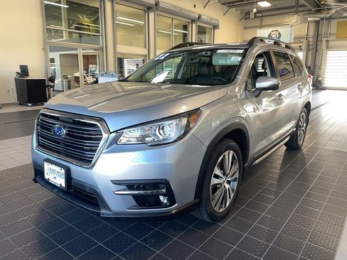 Used 2022 Subaru Ascent Limited w/ Technology Package image 4