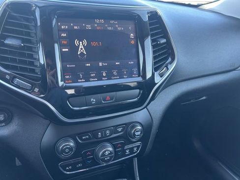 Used 2019 Jeep Cherokee Limited image 15