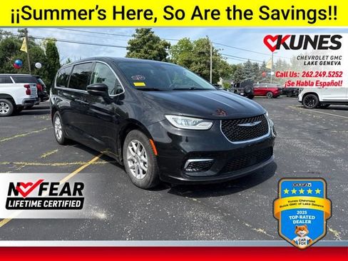 Used 2023 Chrysler Pacifica Touring-L FWD image 1