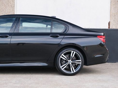 Used 2019 BMW 750i 750i Sedan 4D w/ M Sport Package image 8