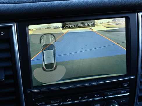 Used 2016 Porsche Panamera S image 14