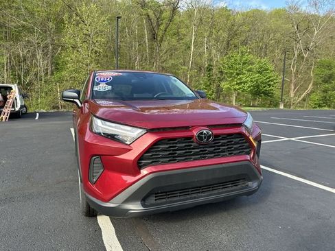 Used 2024 Toyota RAV4 LE AWD/4WD image 11