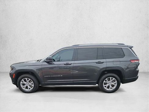Used 2022 Jeep Grand Cherokee L Limited w/ Luxury Tech Group II AWD/4WD image 3
