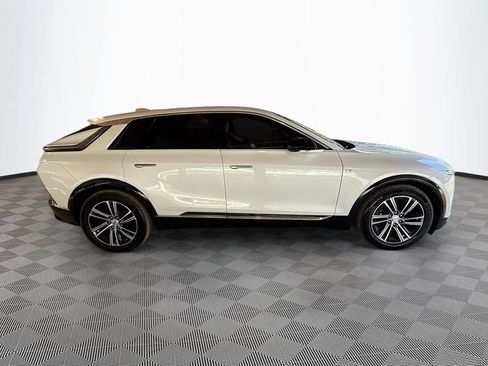 Used 2024 Cadillac Lyriq Luxury RWD image 5