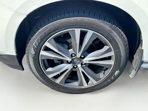 Used 2019 Nissan Pathfinder Platinum image 34