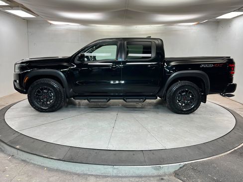 Used 2022 Nissan Frontier PRO-4X w/ Pro-4X Premium Package image 2