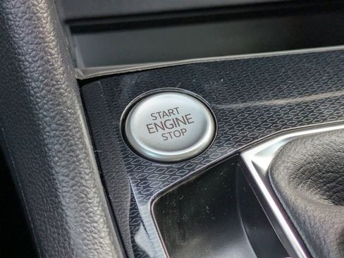 New 2026 Volkswagen Taos SE image 40