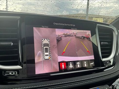 New 2026 Chrysler Pacifica Select image 17