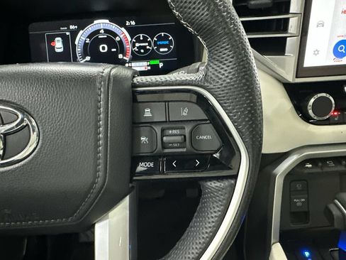 Used 2024 Toyota Sequoia Capstone AWD/4WD image 31