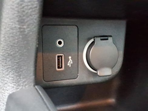 Used 2020 Nissan Kicks S FWD image 23