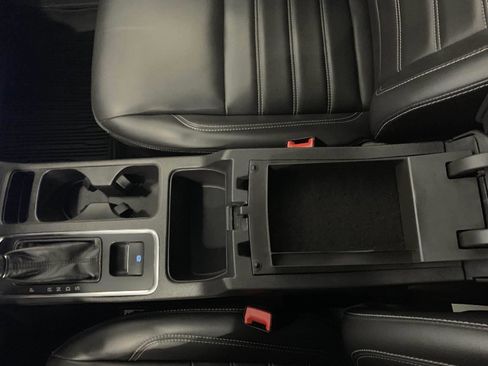 Used 2019 Ford Escape SEL image 31