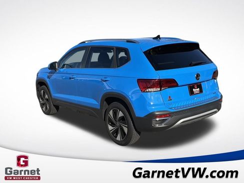 Certified 2023 Volkswagen Taos SE image 3