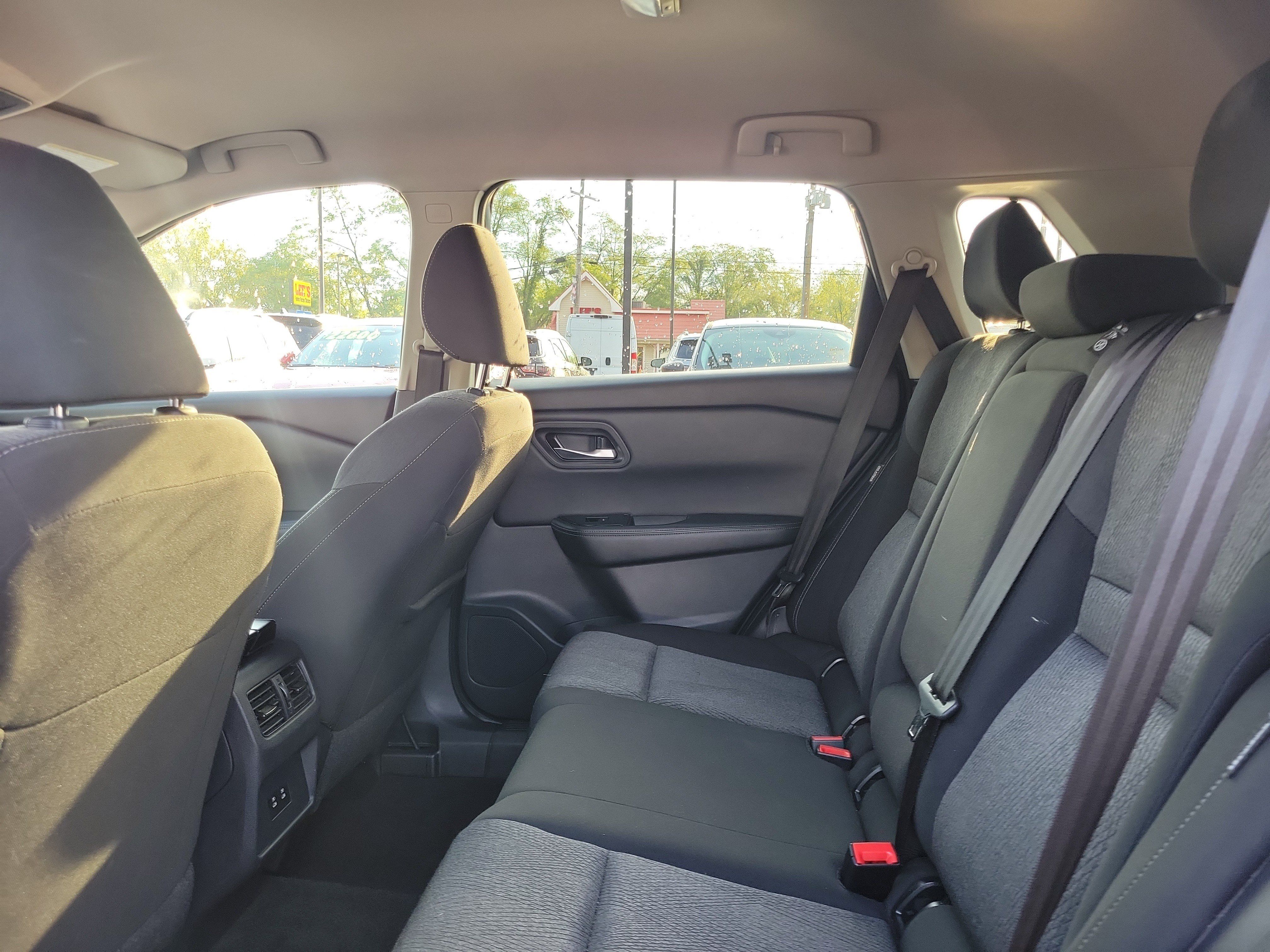 Used 2025 Nissan Rogue SV AWD/4WD image 11