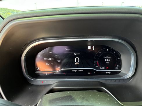 Used 2023 GMC Yukon XL AT4 w/ Technology Package AWD/4WD image 12