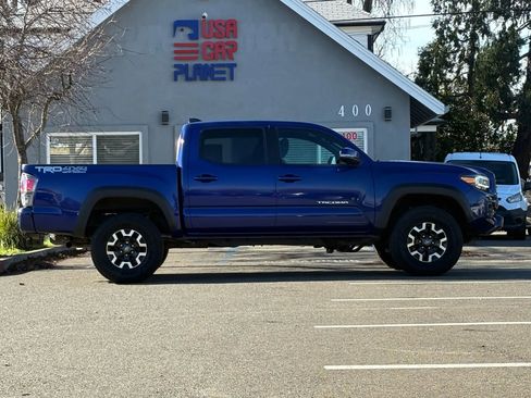 Used 2022 Toyota Tacoma TRD Off-Road w/ Technology Package image 4