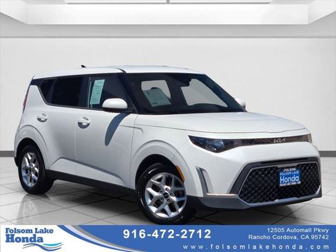 Used 2023 Kia Soul LX w/ LX Technology Package FWD image 1
