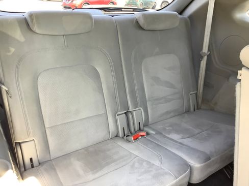 Used 2010 Hyundai Veracruz GLS image 16