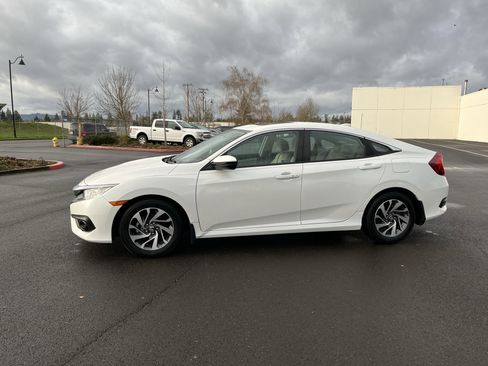 Used 2017 Honda Civic EX image 2