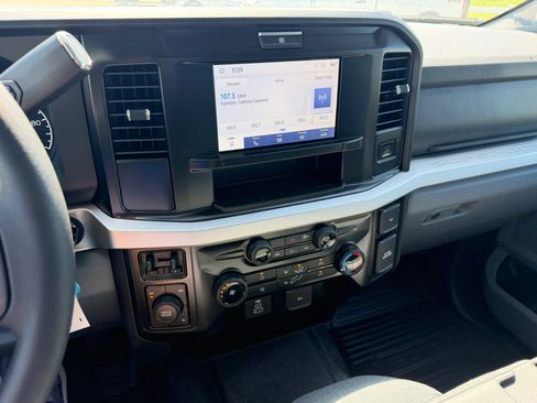 Used 2025 Ford F550 4x4 Crew Cab image 17