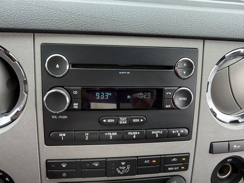 Used 2015 Ford F250 XLT w/ Advanced Security Group AWD/4WD image 18