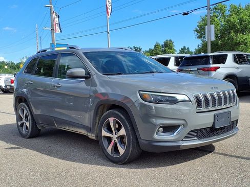 Used 2020 Jeep Cherokee Limited FWD image 3