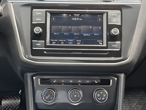 Certified 2023 Volkswagen Tiguan S FWD image 20