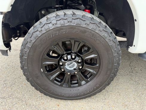 Used 2020 Ford F350 Platinum w/ Tremor Off-Road Package AWD/4WD image 12
