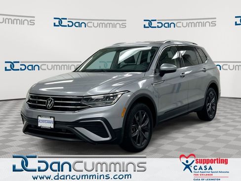 Used 2023 Volkswagen Tiguan SE image 1