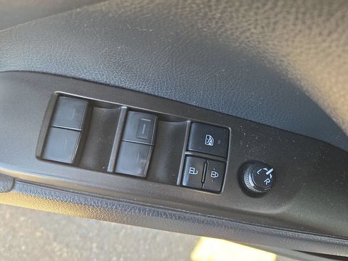 Used 2022 Toyota Camry SE FWD image 15