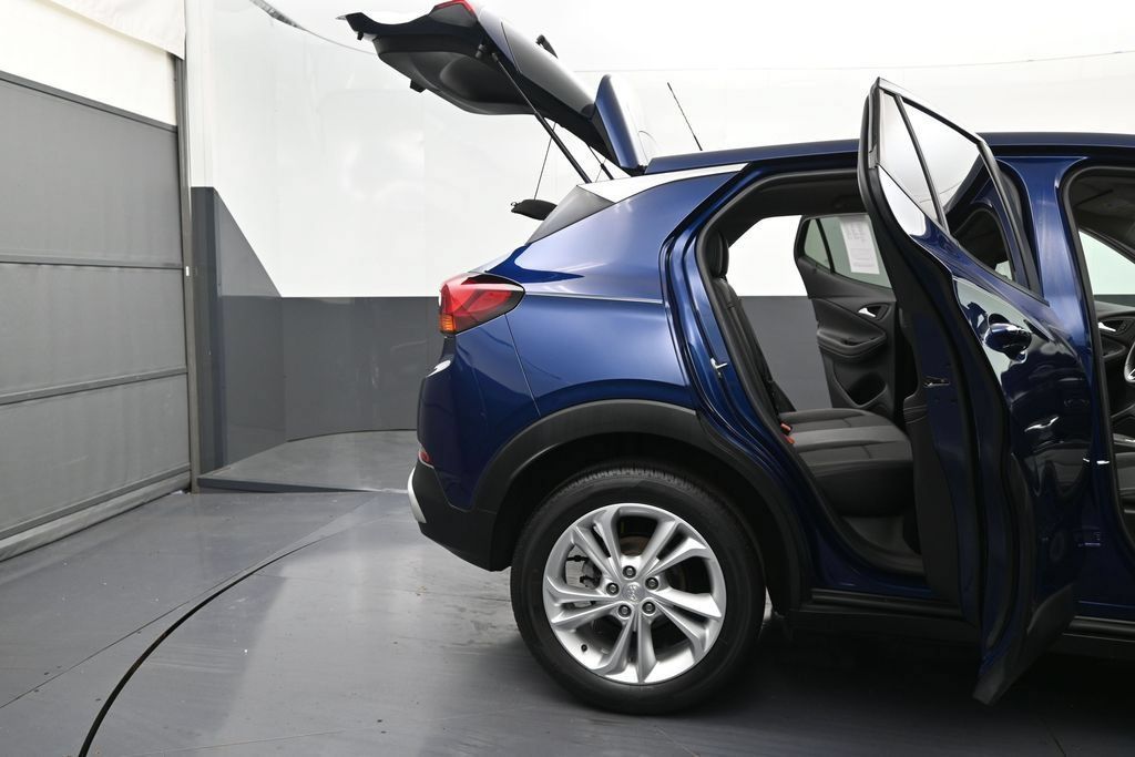 Used 2023 Buick Encore GX Preferred w/ Cold Weather Comfort Package AWD/4WD image 10
