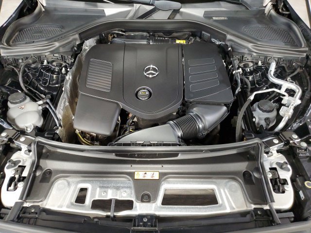 Used 2024 Mercedes-Benz GLC 300 4MATIC image 28