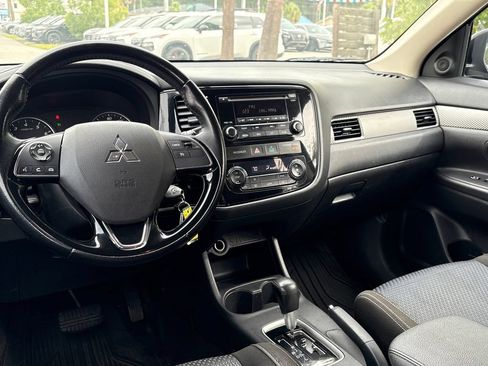 Used 2016 Mitsubishi Outlander ES FWD image 5