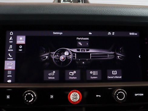 Certified 2022 Porsche Macan image 23