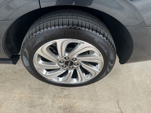 Used 2024 Lincoln Navigator Reserve AWD/4WD image 37