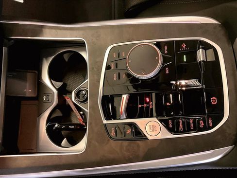 New 2026 BMW X7 xDrive40i w/ Premium Package image 7