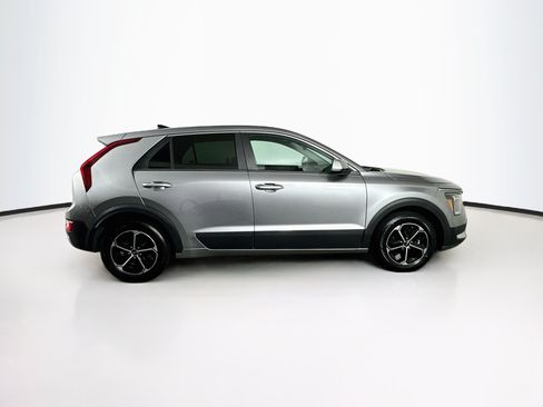 Used 2025 Kia Niro LX FWD image 10