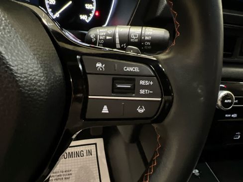 Used 2025 Honda Pilot TrailSport image 27