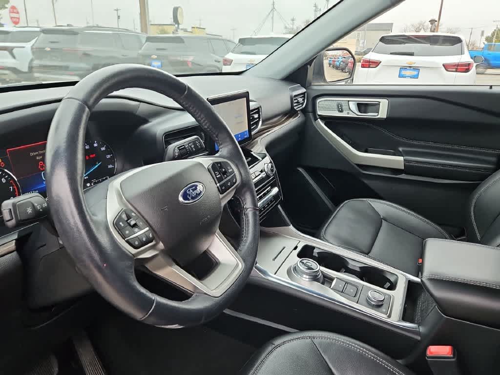 Used 2022 Ford Explorer Limited w/ Hybrid Equipment Group 310A AWD/4WD image 10