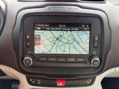 Used 2017 Jeep Renegade Latitude AWD/4WD image 10