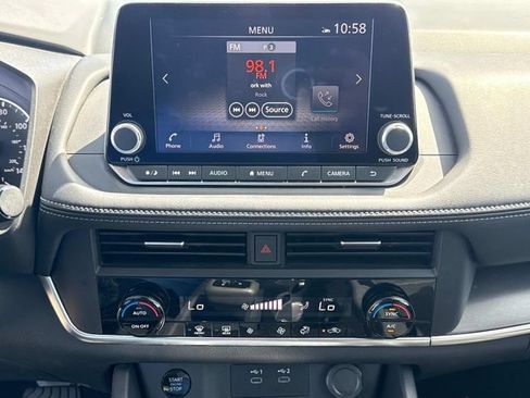Used 2025 Nissan Rogue SV AWD/4WD image 31