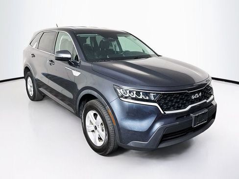 Certified 2023 Kia Sorento LX AWD/4WD image 3