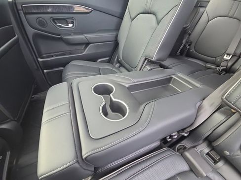 Used 2024 Honda Pilot Elite image 16