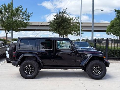 Used 2025 Jeep Wrangler Unlimited Rubicon AWD/4WD image 4
