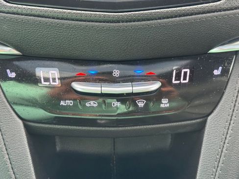 Used 2023 Cadillac XT6 Luxury FWD image 29