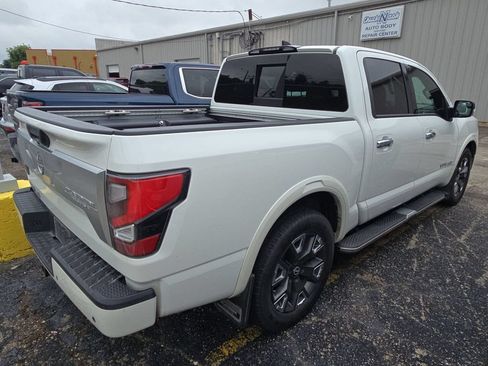 Used 2024 Nissan Titan Platinum Reserve w/ Moonroof Package RWD image 2