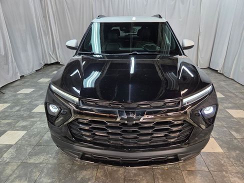Used 2025 Chevrolet TrailBlazer ACTIV w/ Convenience Package FWD image 3