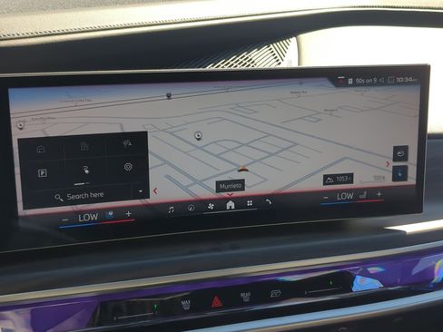 Used 2024 BMW i7 M70 w/ Executive Package image 27