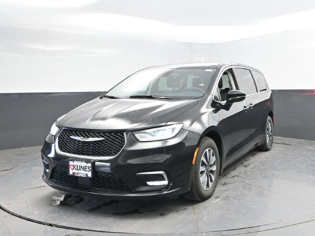 Used 2024 Chrysler Pacifica Limited FWD image 6