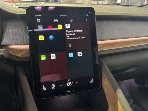 Certified 2022 Polestar Polestar 2 w/ Plus Package image 13