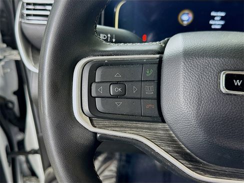 Used 2022 Jeep Wagoneer Series III w/ Premium Group I image 22